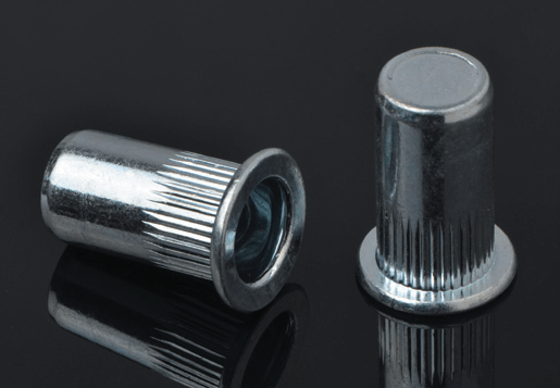 ইস্পাত সমতল মাথা Knurled বডি রিভেট বাদাম বন্ধ শেষ প্রকার